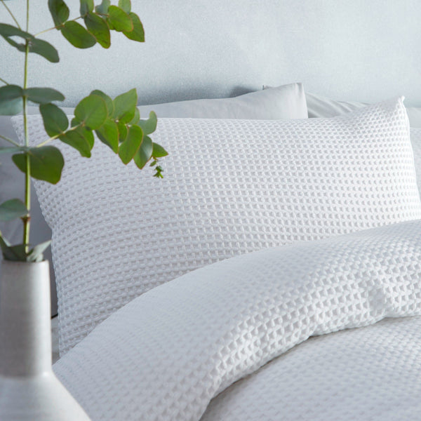 Eze Bedding Sets: White Waffle Weave Duvet Cover Set in Organic Cotton - 1000 Thread Count